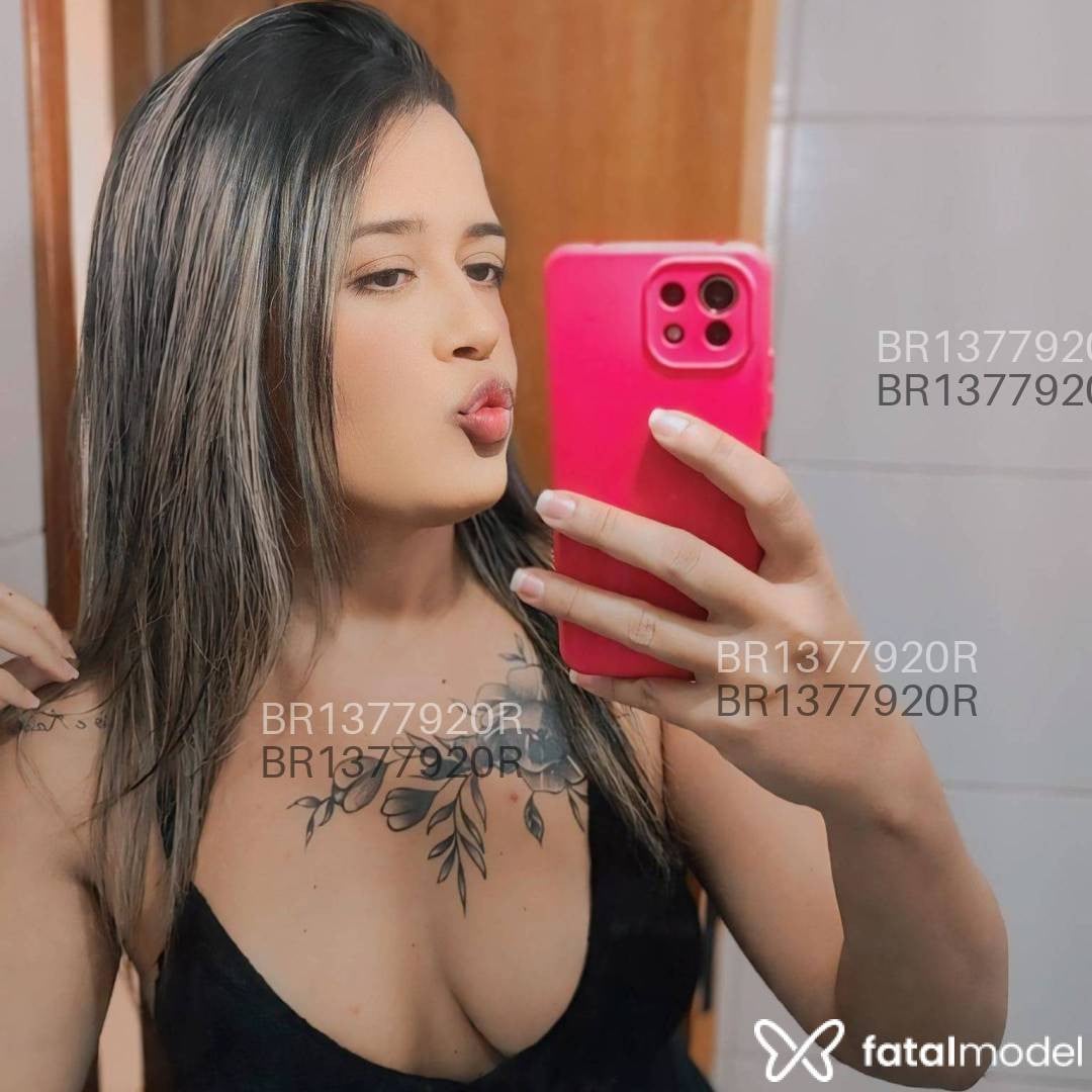 Acompanhante mulher loira (o) de olhos mel - Jade Soares
