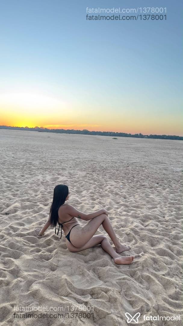 Acompanhante mulher morena (o) de olhos castanhos - Júlia DISPONÍVEL