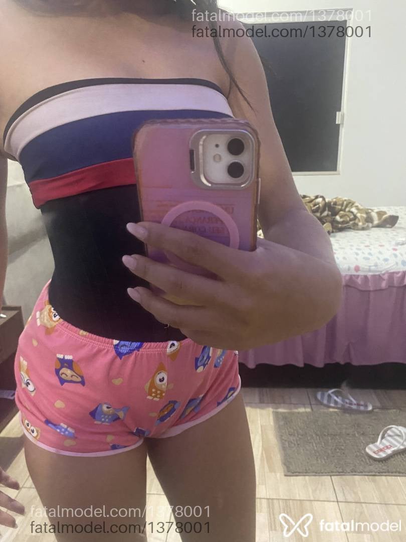 Acompanhante mulher morena (o) de olhos castanhos - Júlia DISPONÍVEL