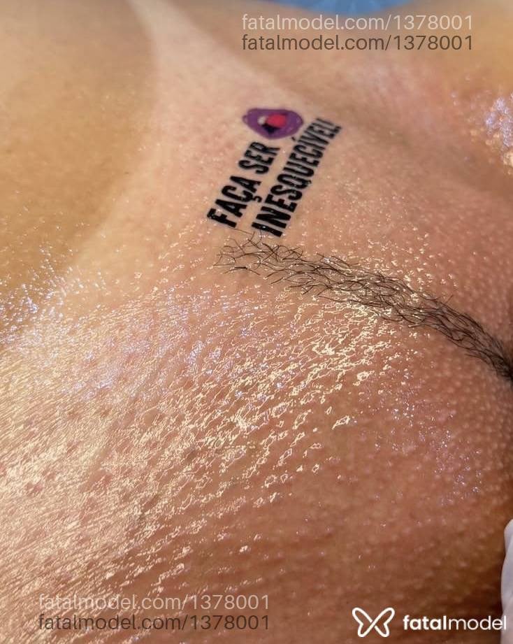 Acompanhante mulher morena (o) de olhos castanhos - Júlia DISPONÍVEL