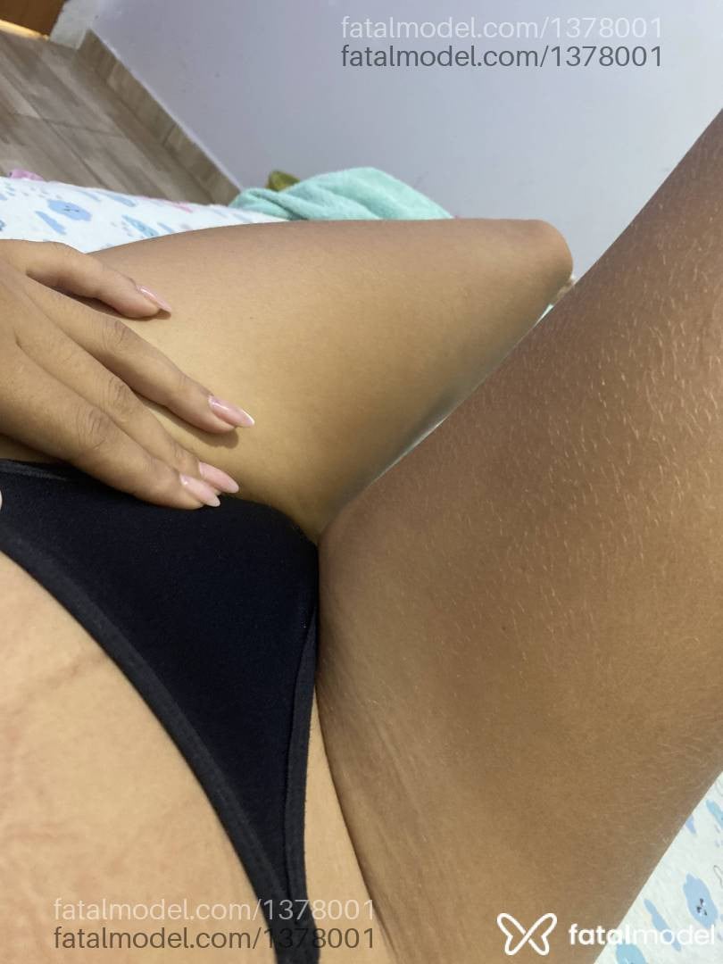 Acompanhante mulher morena (o) de olhos castanhos - Júlia DISPONÍVEL