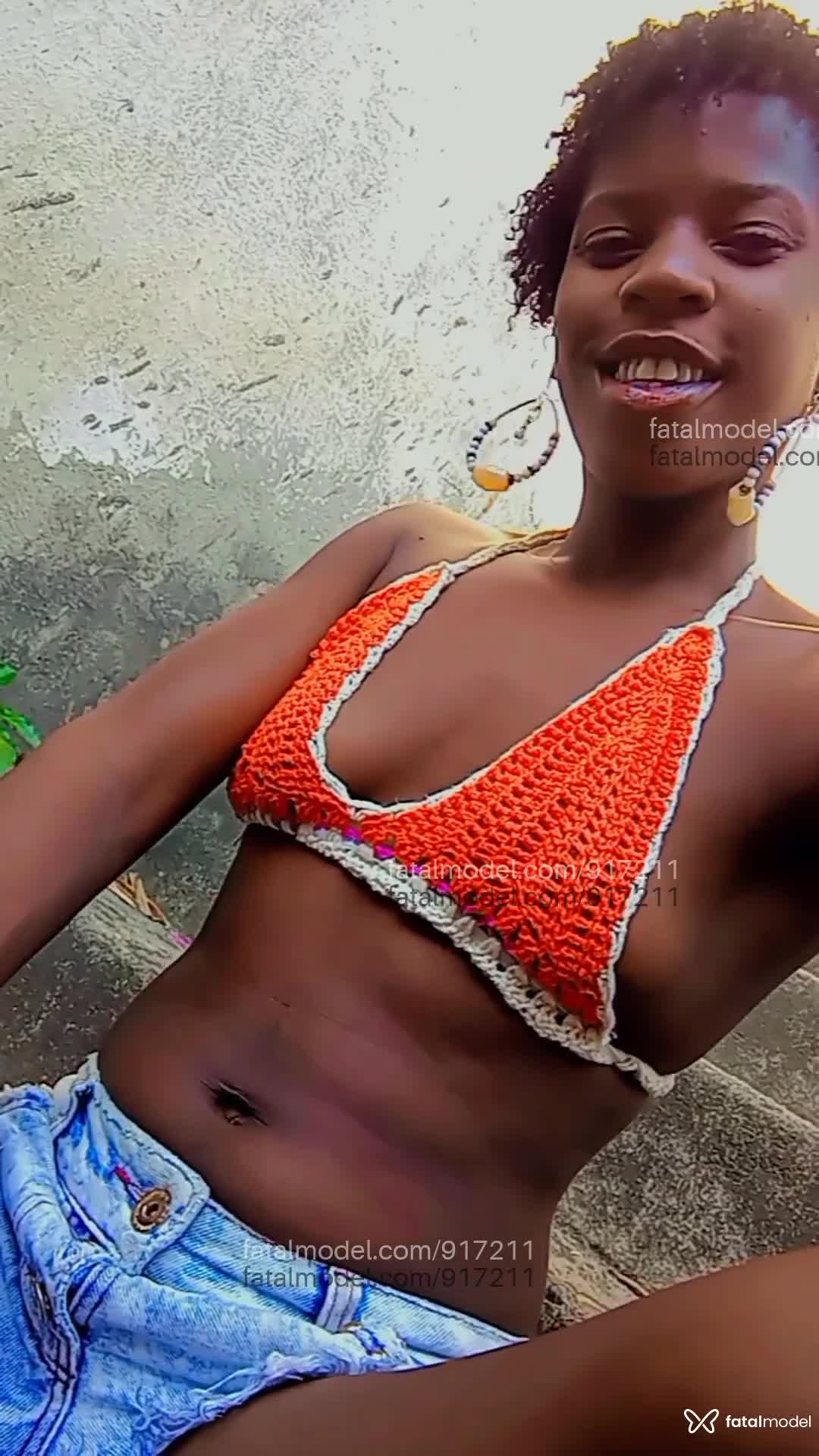 Acompanhante mulher morena (o) de olhos pretos em Virtual - Dandara