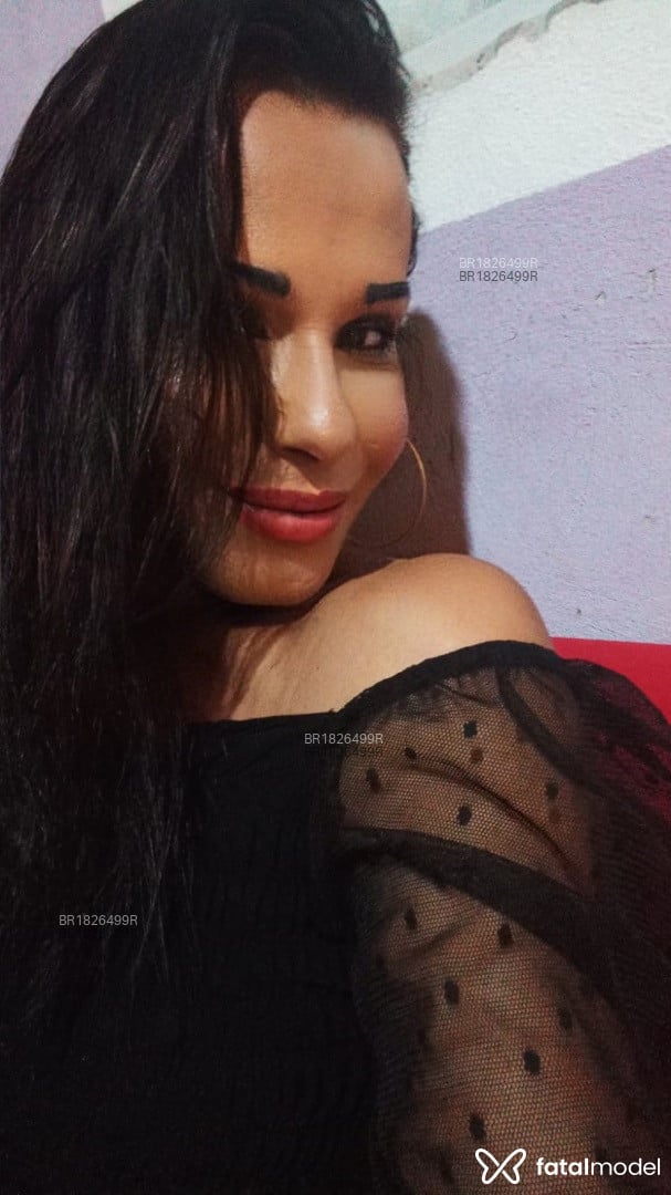 Acompanhante mulher trans com cabelo castanho de olhos castanhos em Palhoça - Bruna prado