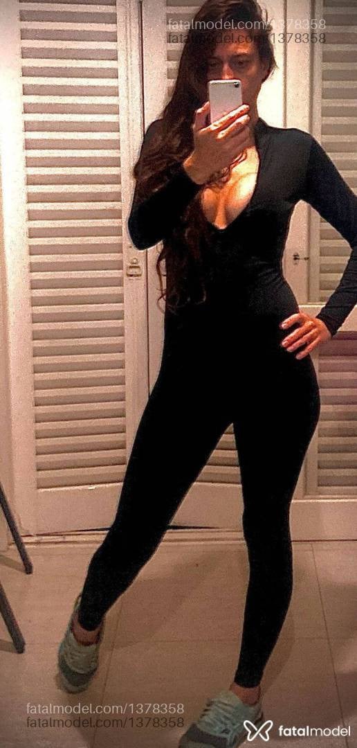 Acompanhante mulher com cabelo castanho de olhos verdes em Imbituba Acompanhante mulher com cabelo castanho de olhos verdes em Imbituba - Thays