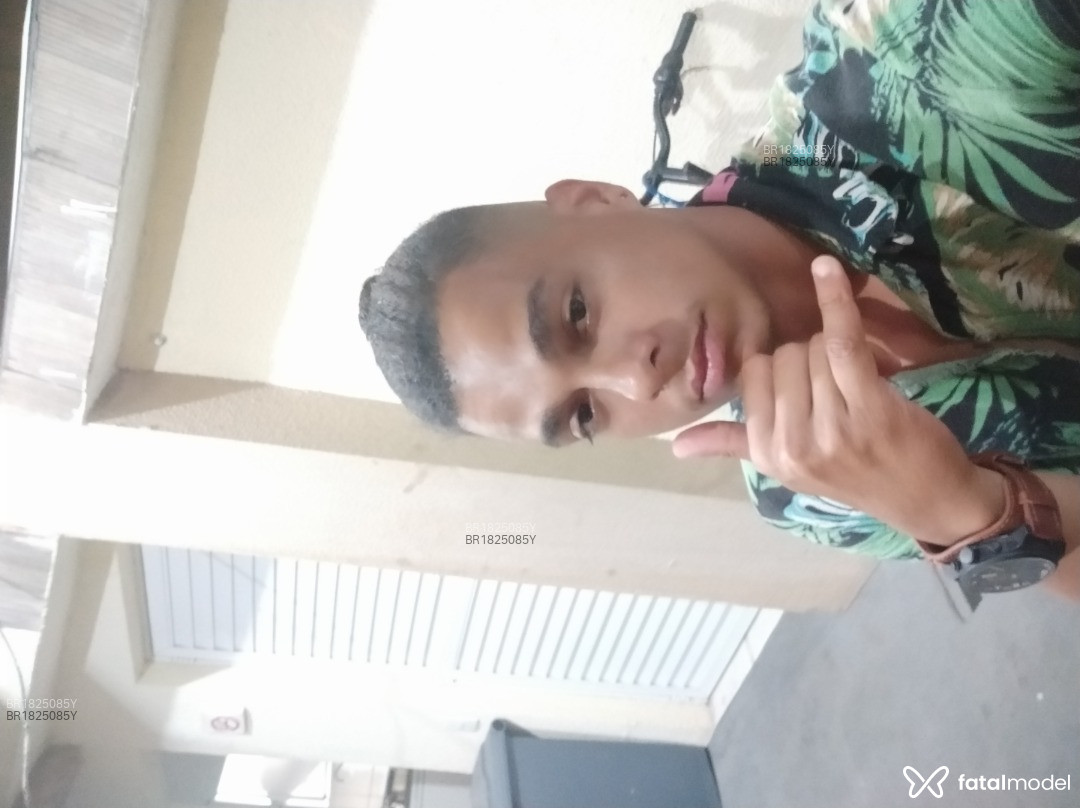 Acompanhante homem com cabelo castanho de olhos pretos em Balneário Camboriú - Workdudu