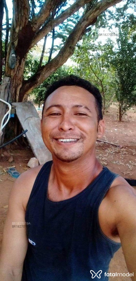 Acompanhante homem morena (o) de olhos castanhos em Canaã dos Carajás - Iniguima