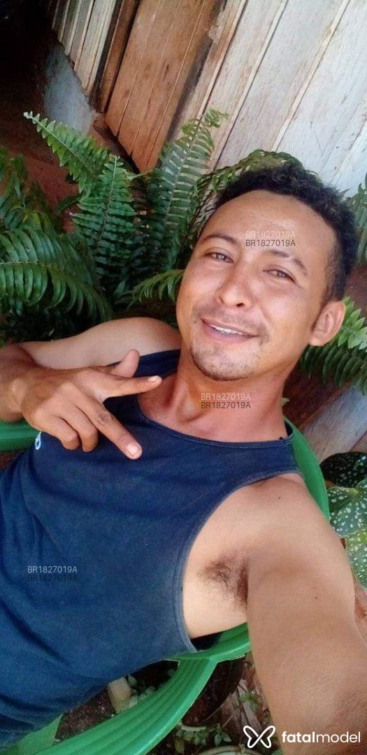 Acompanhante homem morena (o) de olhos castanhos em Canaã dos Carajás - Iniguima