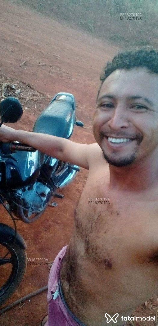 Acompanhante homem morena (o) de olhos castanhos em Canaã dos Carajás - Iniguima