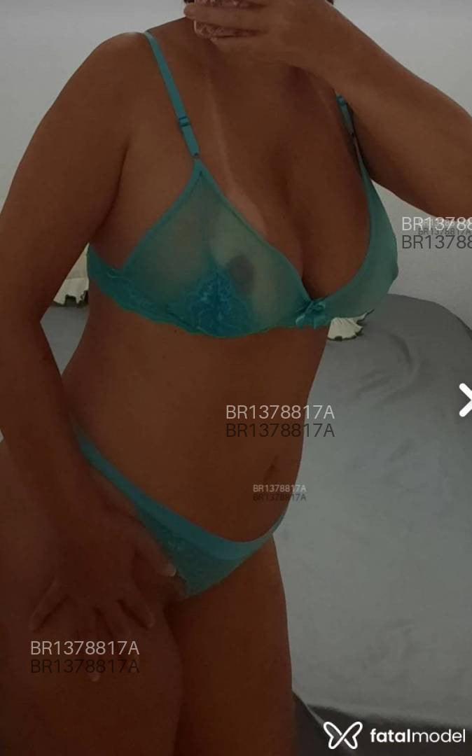 Acompanhante mulher com cabelo castanho de olhos castanhos em Ribeirão Preto - Karen Medeiros