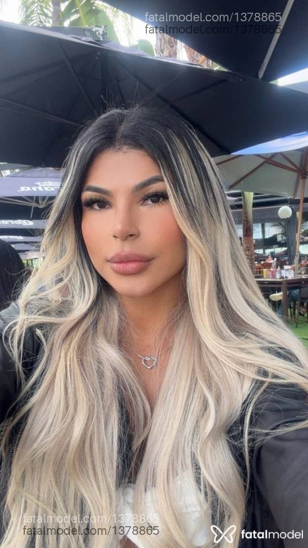 Acompanhante mulher trans loira (o) de olhos pretos em Goiânia Acompanhante mulher trans loira (o) de olhos pretos em Goiânia - Larissa Campos