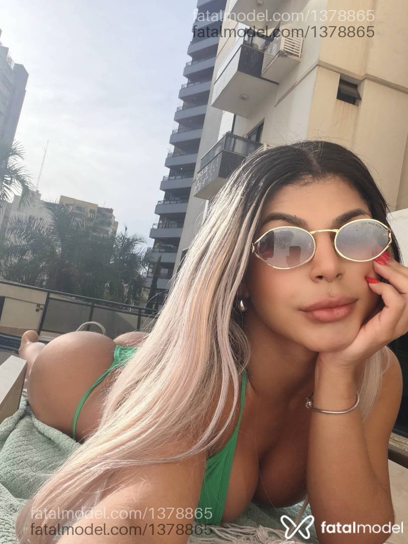 Acompanhante mulher trans loira (o) de olhos pretos em Goiânia Acompanhante mulher trans loira (o) de olhos pretos em Goiânia - Larissa Campos