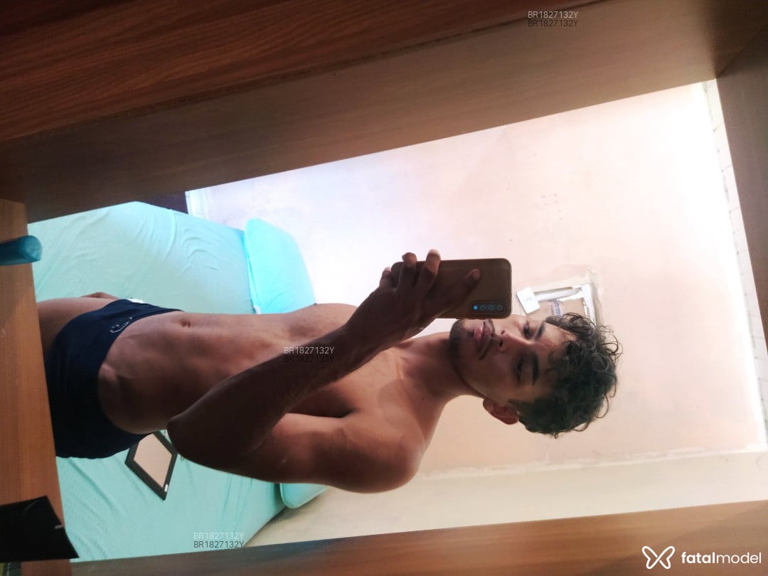 Acompanhante homem morena (o) de olhos pretos - Marcos Lopes Acompanhante homem morena (o) de olhos pretos - Marcos Lopes
