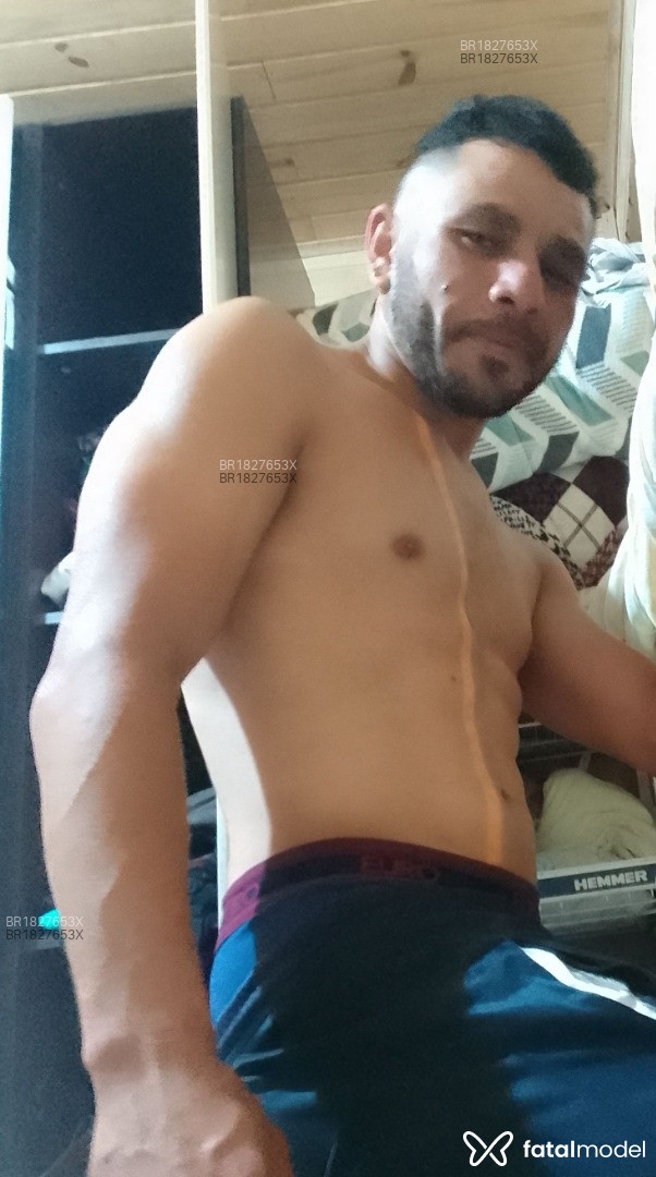 Acompanhante homem morena (o) de olhos castanhos em Capão da Canoa Acompanhante homem morena (o) de olhos castanhos em Capão da Canoa - Fernando