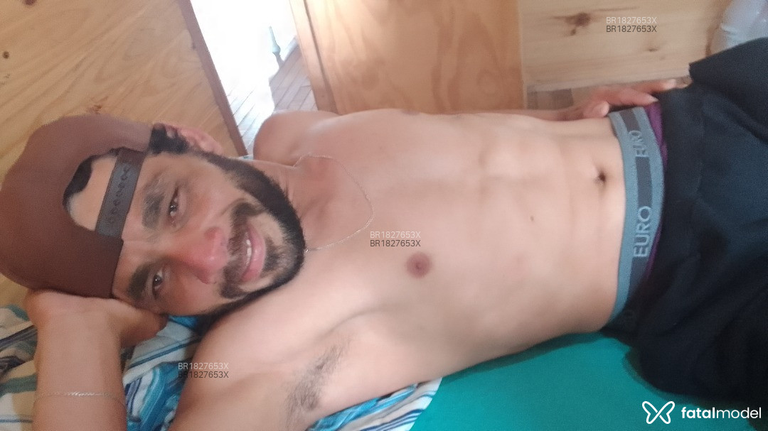Acompanhante homem morena (o) de olhos castanhos em Capão da Canoa Acompanhante homem morena (o) de olhos castanhos em Capão da Canoa - Fernando