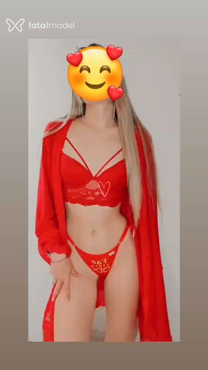 Acompanhante mulher com cabelo colorido de olhos castanhos - Bruna Rodrigues