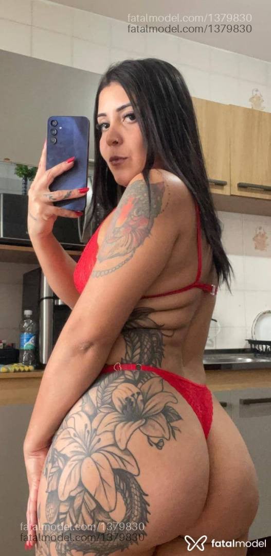 Acompanhante mulher morena (o) de olhos pretos - Isabella