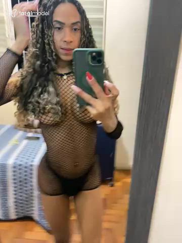 Acompanhante mulher trans morena (o) de olhos pretos - Sophia Menezes
