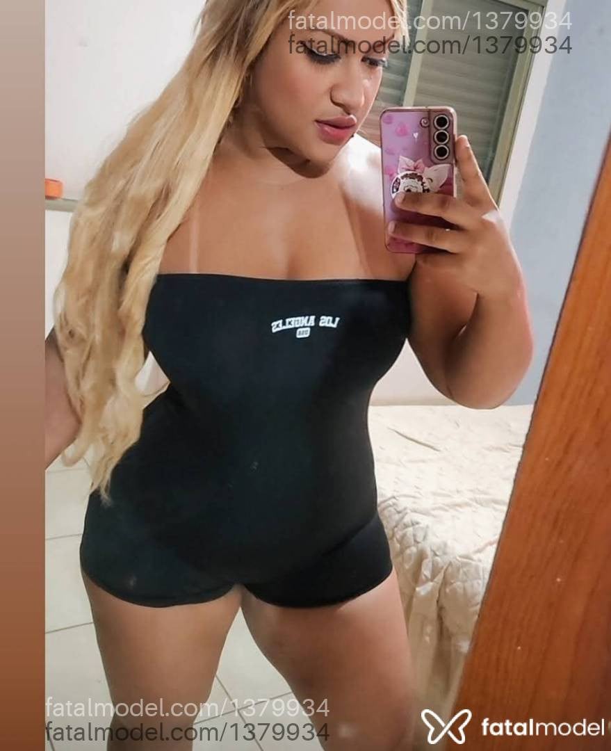 Acompanhante mulher loira (o) de olhos pretos - Jaddy