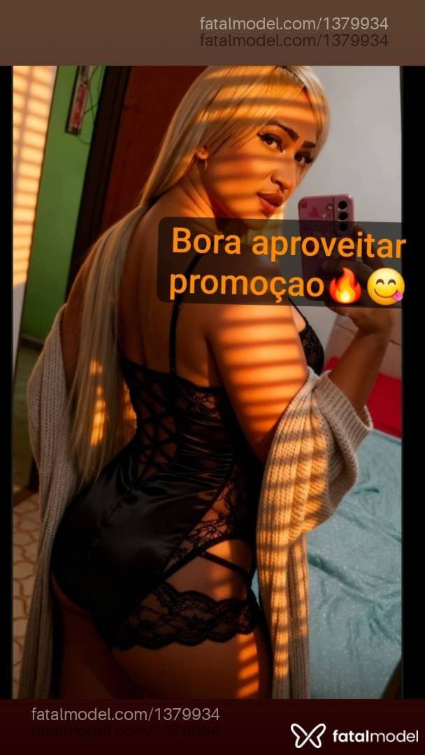 Acompanhante mulher loira (o) de olhos pretos - Jaddy