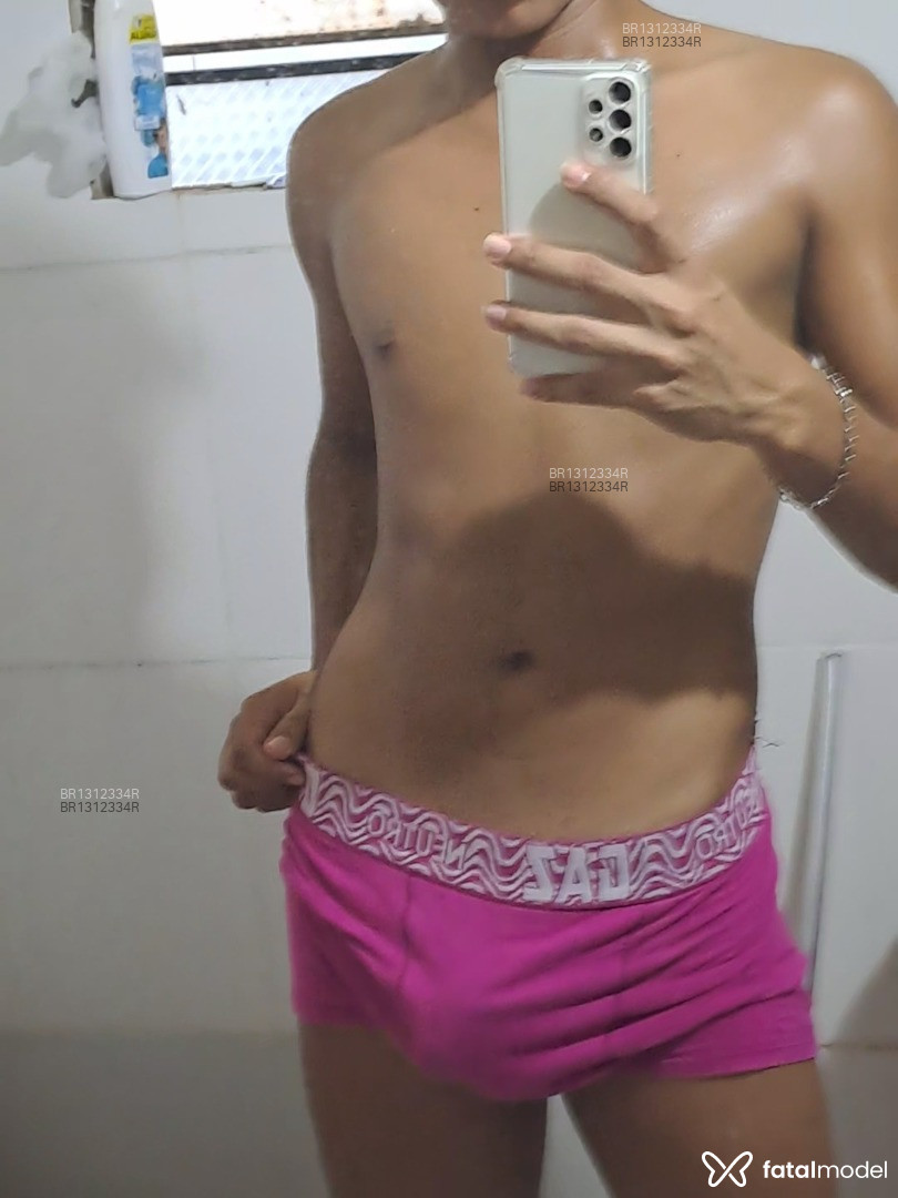 Acompanhante homem morena (o) de olhos castanhos em Goiânia - Mateo