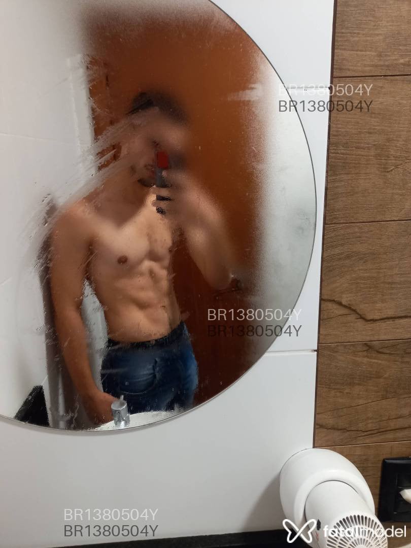 Acompanhante homem com cabelo castanho de olhos castanhos em Porto Alegre - Dilan