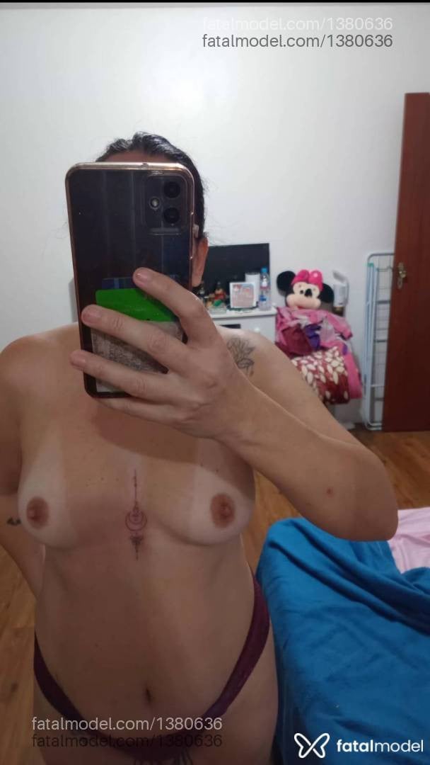 Acompanhante mulher morena (o) de olhos azuis em Rio Grande - Rebeca