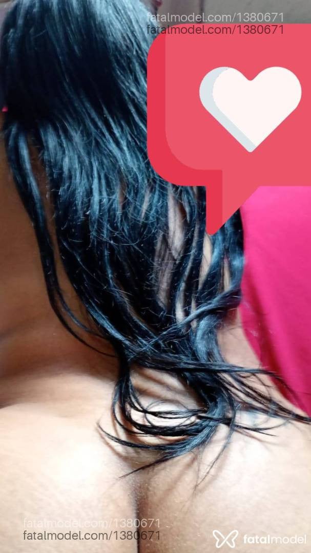Acompanhante mulher morena (o) de olhos castanhos - Allana