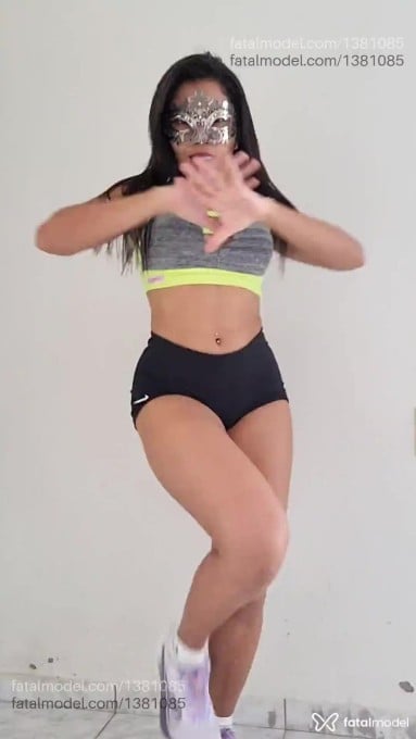 Acompanhante mulher morena (o) de olhos castanhos em Virtual Acompanhante mulher morena (o) de olhos castanhos em Virtual - AnaLinda