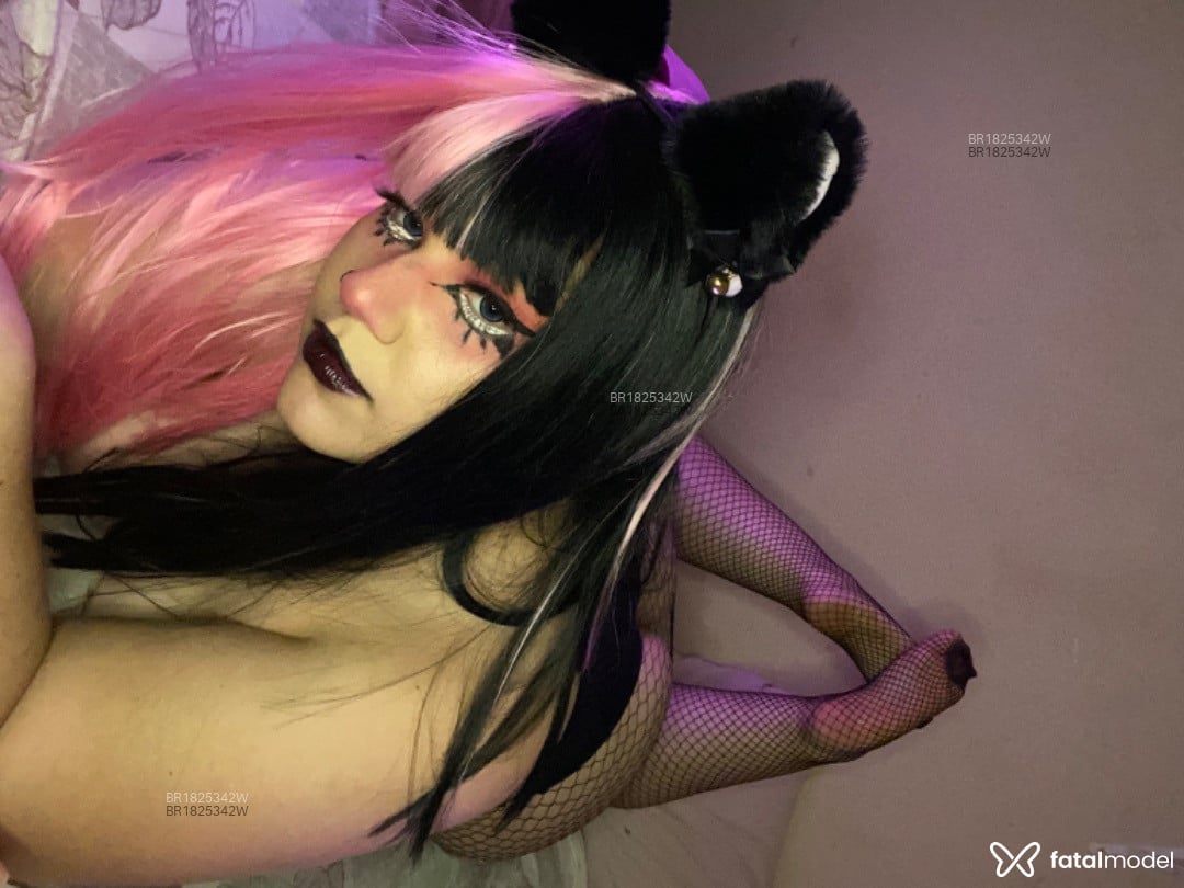 Acompanhante mulher loira (o) de olhos azuis em Virtual - Morgana