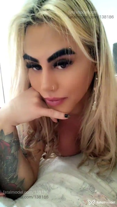Acompanhante mulher trans loira (o) de olhos castanhos em Franca - Mineirabronzeada