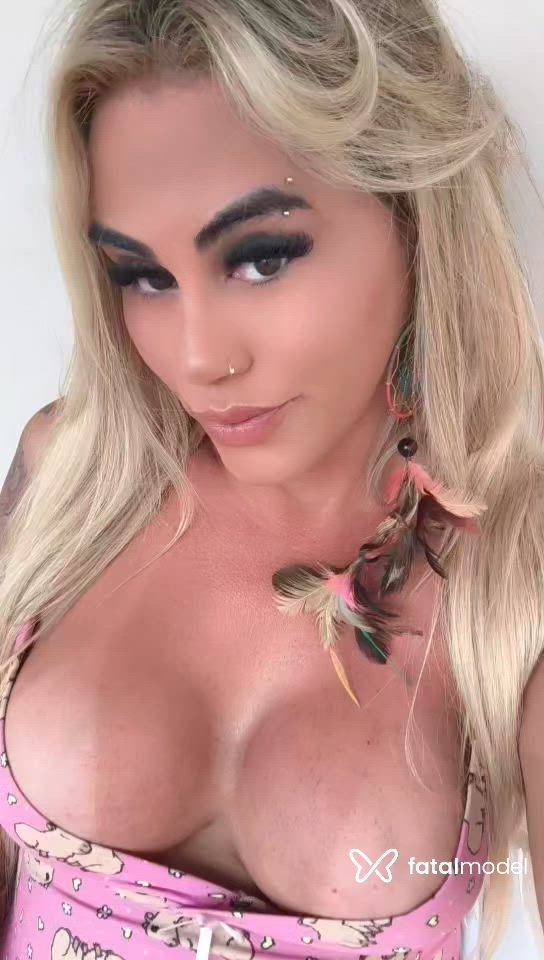 Acompanhante mulher trans loira (o) de olhos castanhos - Mineirabronzeada Acompanhante mulher trans loira (o) de olhos castanhos - Mineirabronzeada