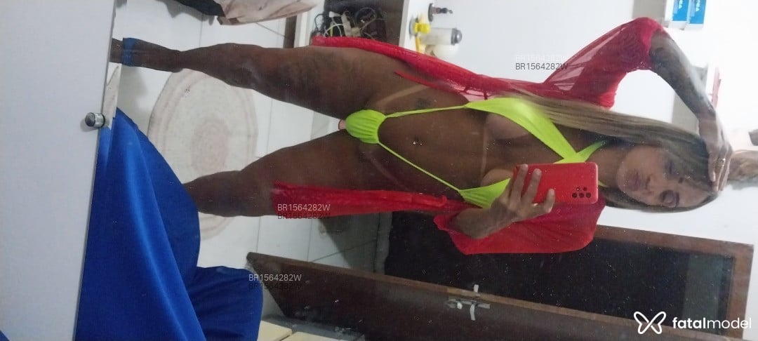 Acompanhante travesti loira (o) de olhos castanhos em Vila Velha - Sabrina Vitória