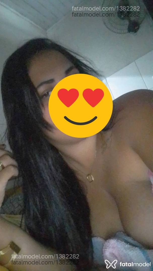 Acompanhante mulher com cabelo castanho de olhos pretos - Tatiane Catiano