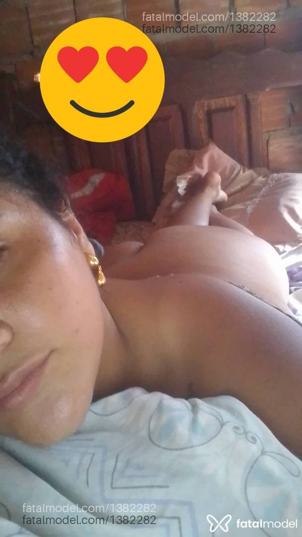 Acompanhante mulher com cabelo castanho de olhos pretos - Tatiane Catiano