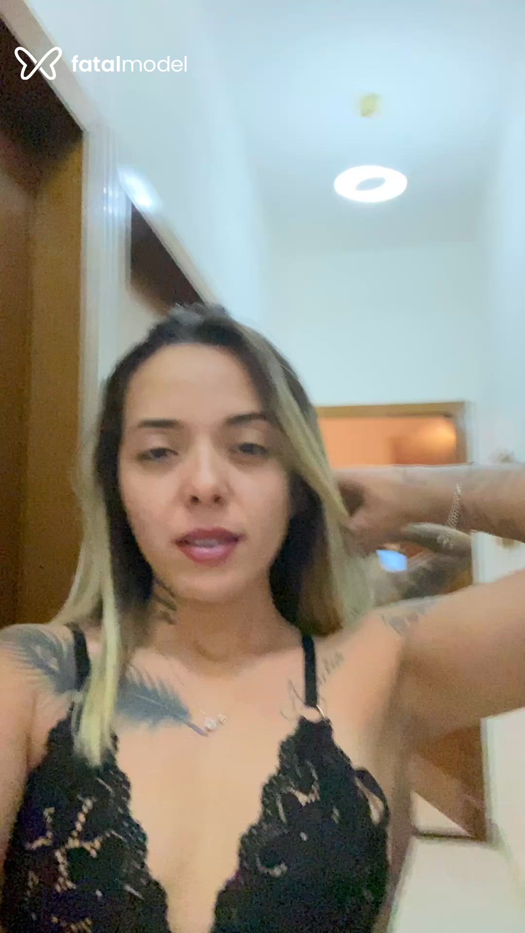 Acompanhante mulher loira (o) de olhos castanhos - Bianca souza