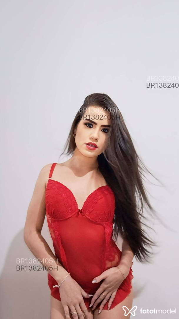 Acompanhante mulher com cabelo castanho de olhos castanhos - Bianca Plin