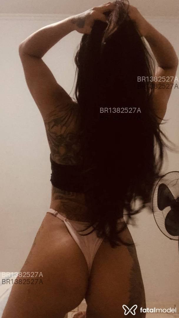 Acompanhante mulher com cabelo castanho de olhos castanhos em Anápolis - Samile