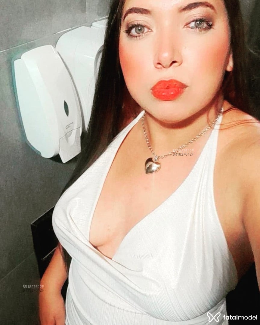 Acompanhante mulher loira (o) de olhos azuis em Cabo Frio - Lavinia
