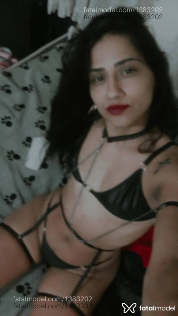 Acompanhante mulher morena (o) de olhos pretos - Morena