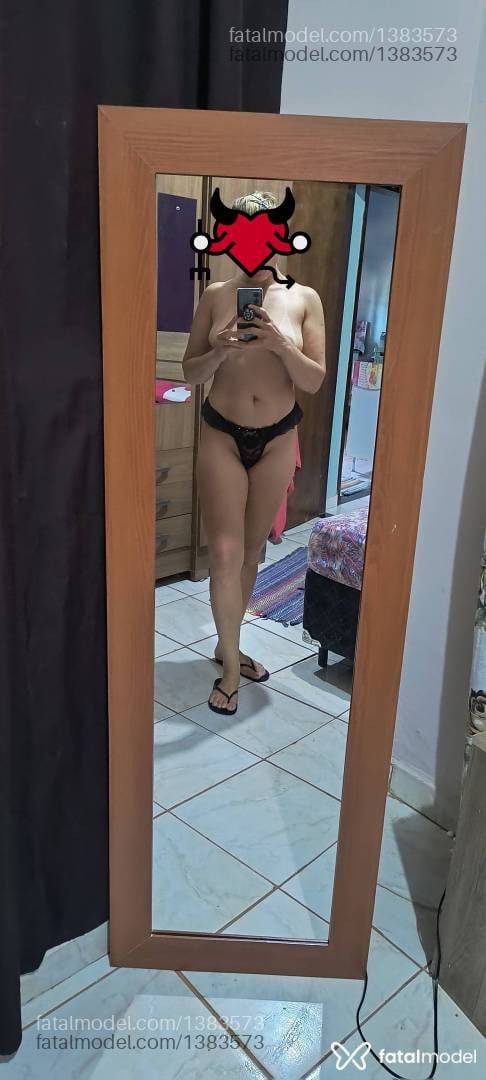 Acompanhante mulher loira (o) de olhos castanhos - Lara dos Santos Acompanhante mulher loira (o) de olhos castanhos - Lara dos Santos