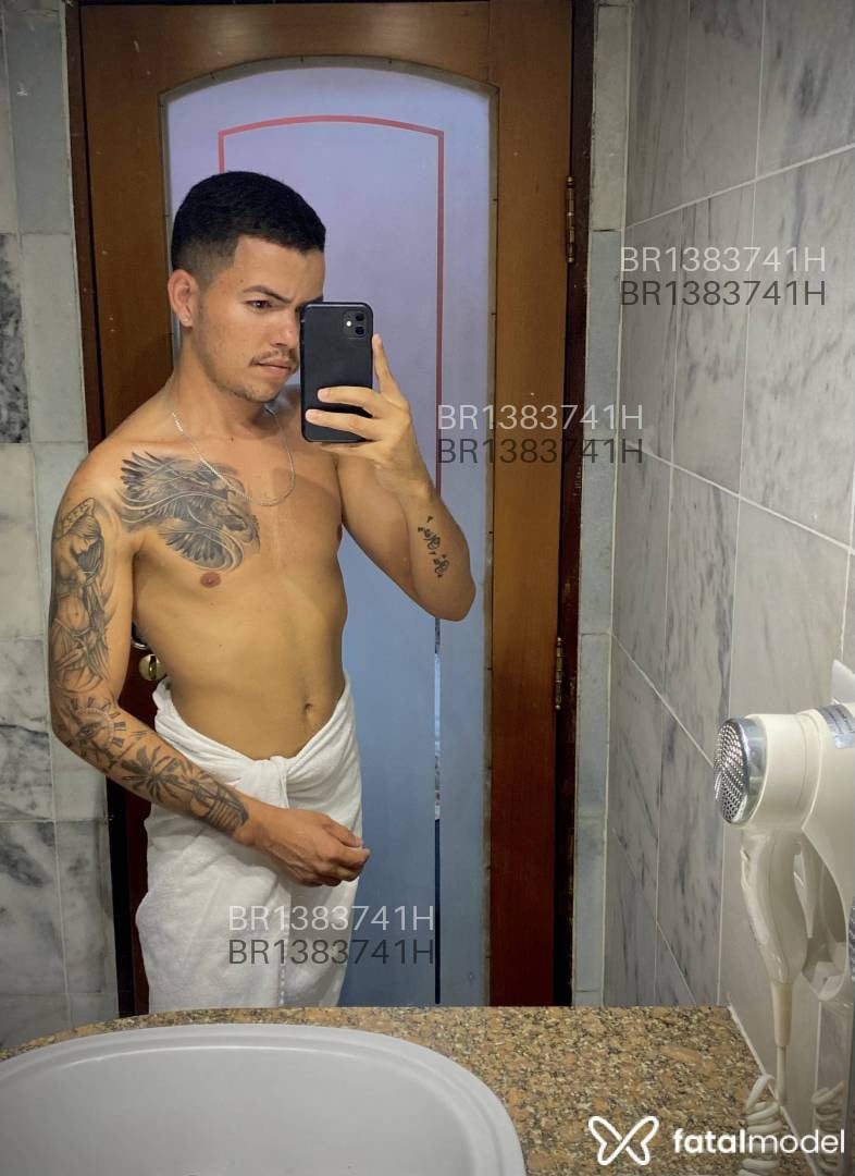 Acompanhante homem com cabelo castanho de olhos castanhos em Manaus Acompanhante homem com cabelo castanho de olhos castanhos em Manaus - Acreano