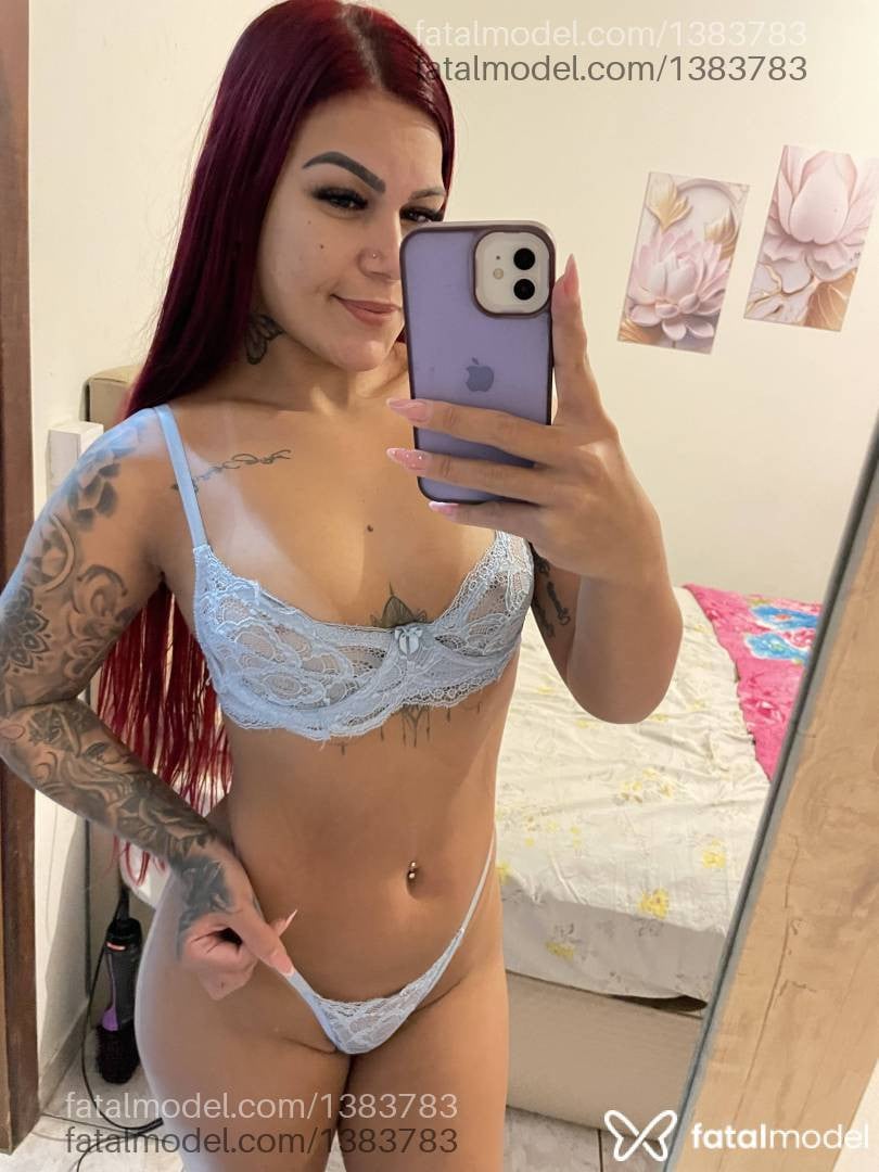 Acompanhante mulher com cabelo colorido de olhos castanhos em Avaré - Sophia