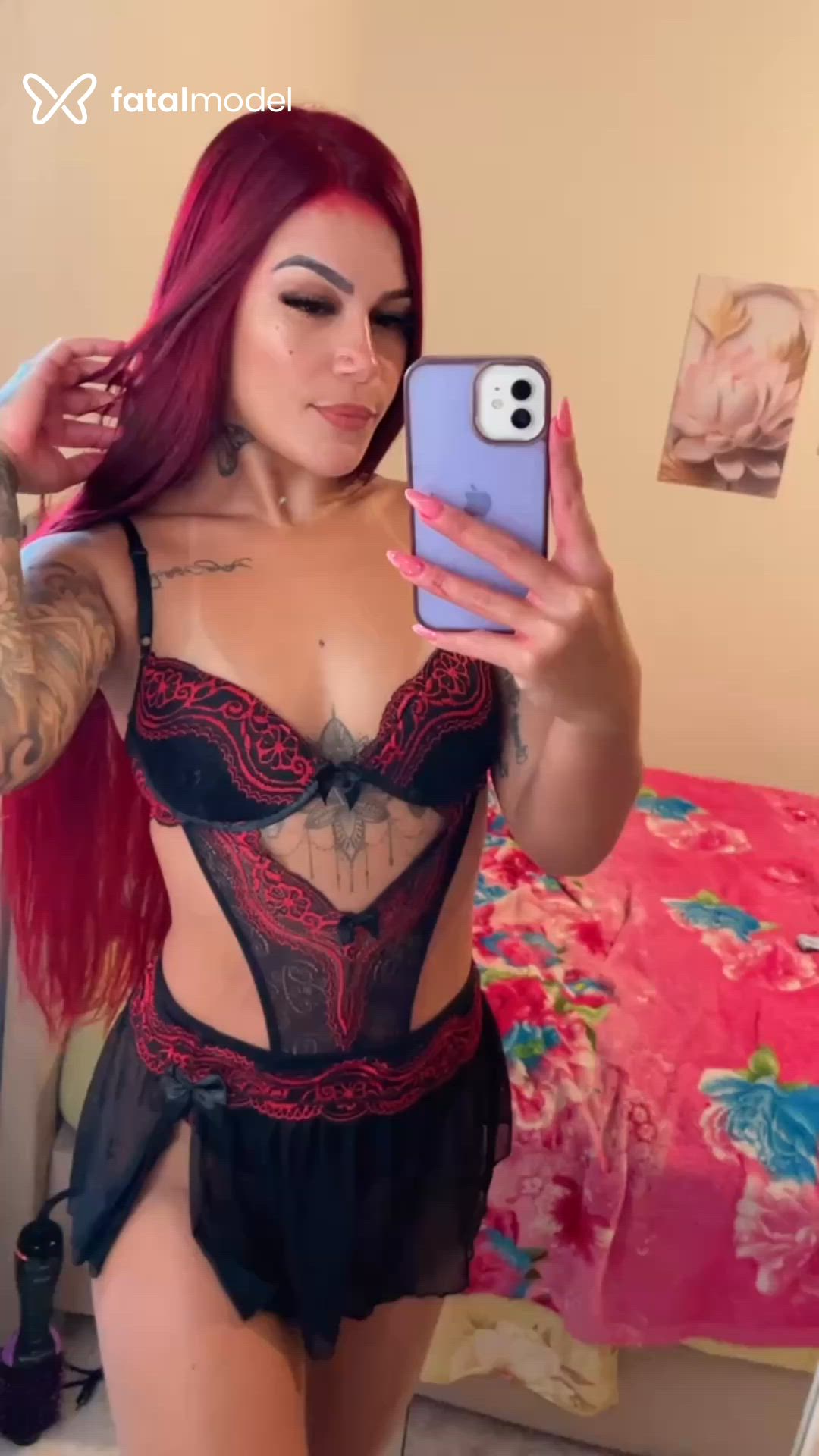 Acompanhante mulher com cabelo colorido de olhos castanhos em Jaú - Sophia