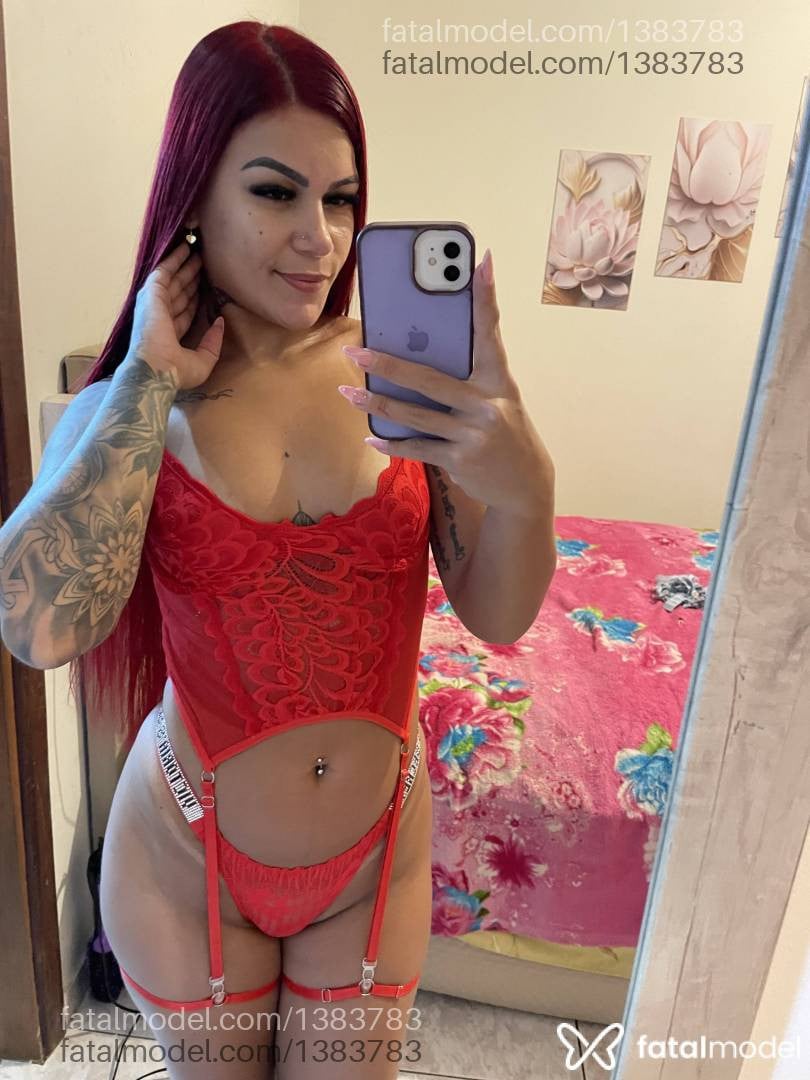 Acompanhante mulher com cabelo colorido de olhos castanhos em Avaré - Sophia