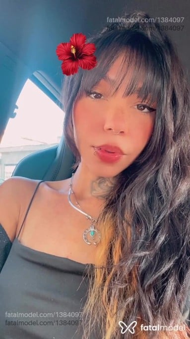 Acompanhante mulher com cabelo castanho de olhos castanhos em Ouro Fino Acompanhante mulher com cabelo castanho de olhos castanhos em Ouro Fino - Índianara