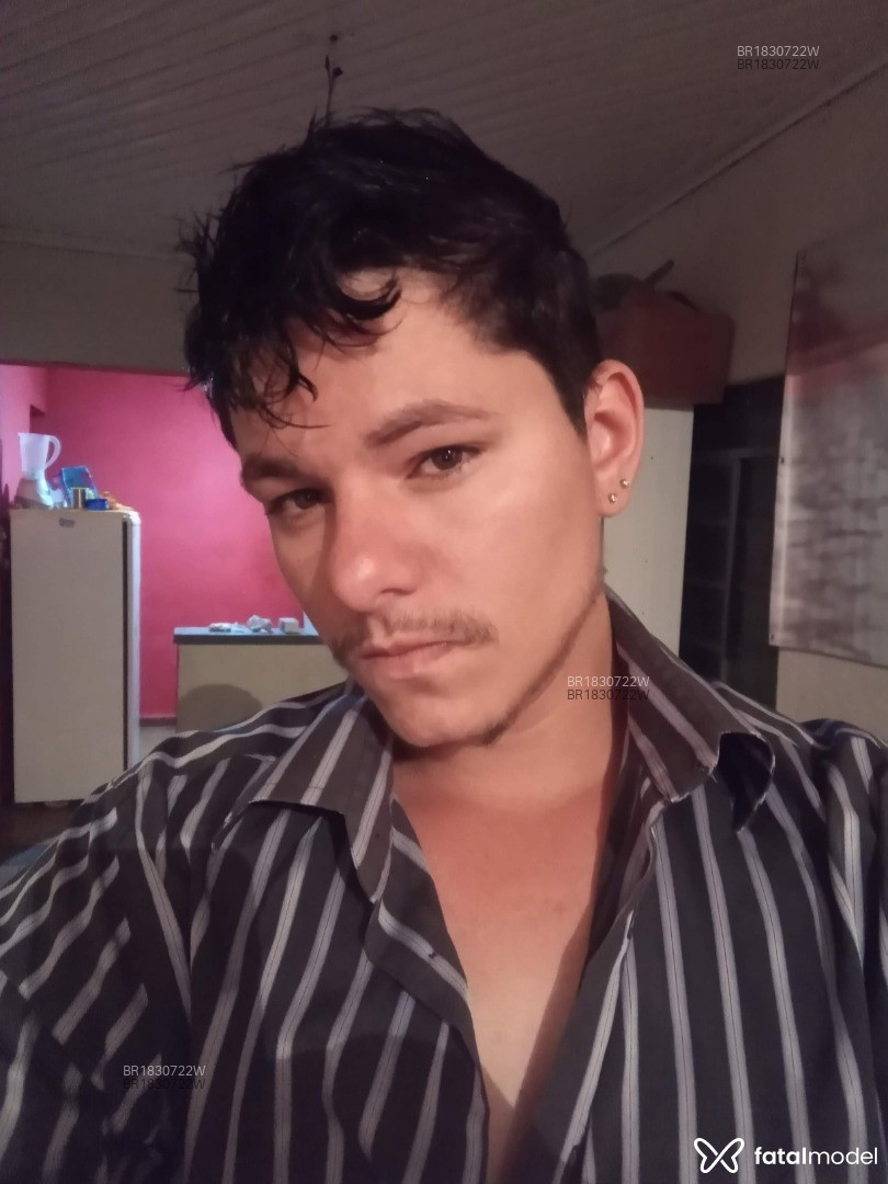 Acompanhante homem com cabelo castanho de olhos castanhos em Atibaia - Apolo