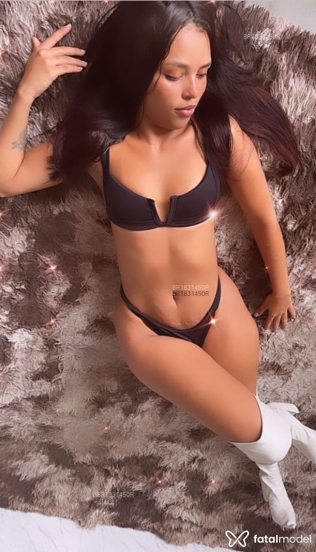 Acompanhante mulher morena (o) de olhos castanhos - Luna Ferraz Acompanhante mulher morena (o) de olhos castanhos - Luna Ferraz