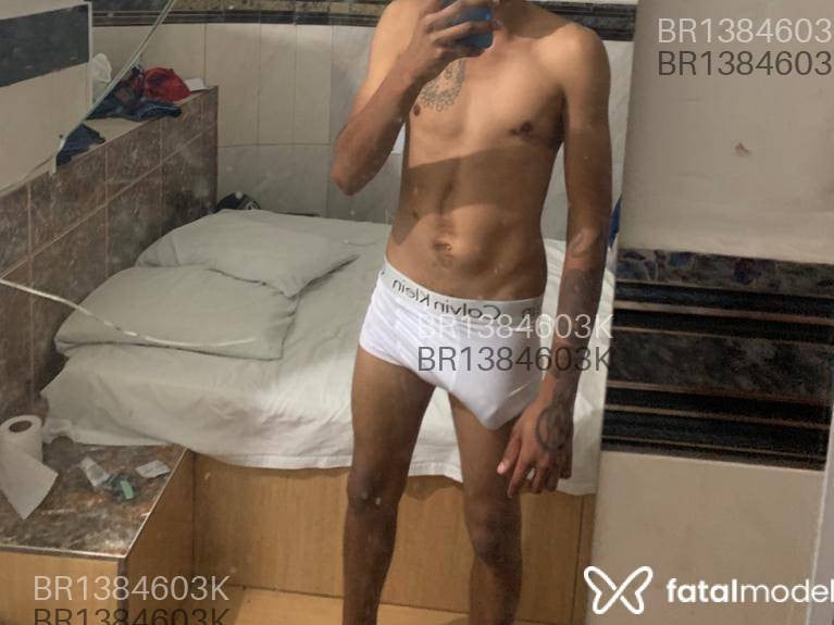 Acompanhante homem sem cabelo de olhos castanhos em Marília - Guilherme Lopes