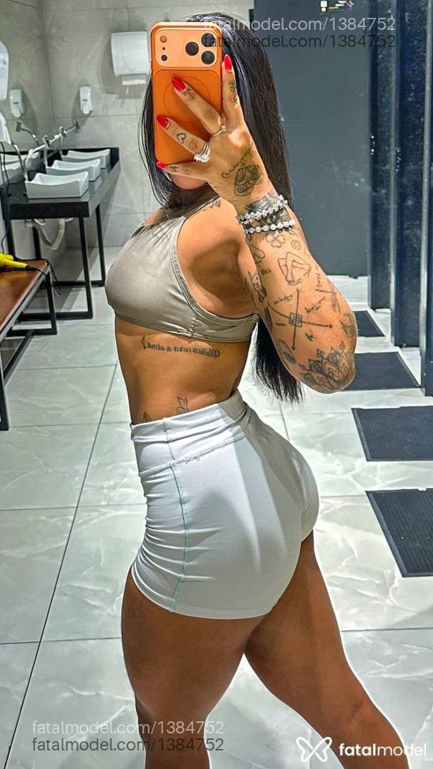 Acompanhante mulher morena (o) de olhos castanhos - Suelen