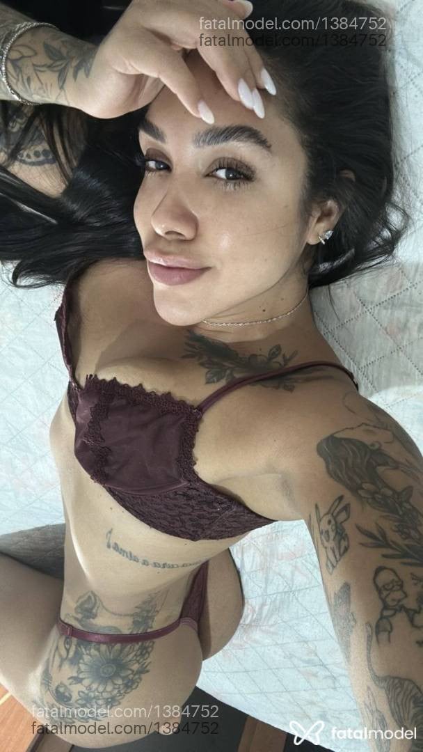 Acompanhante mulher morena (o) de olhos castanhos - Suelen
